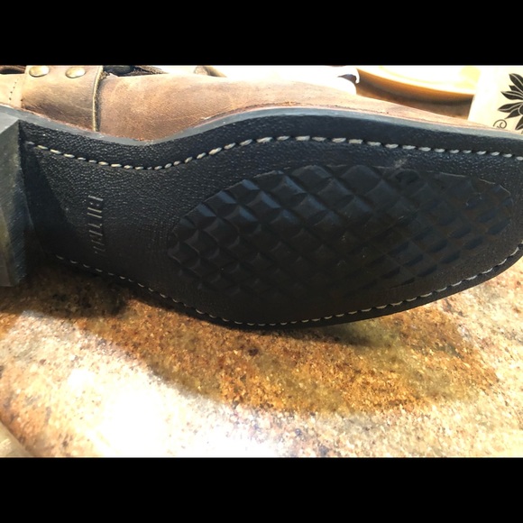 Women’s Frye Boots. - Picture 6 of 10